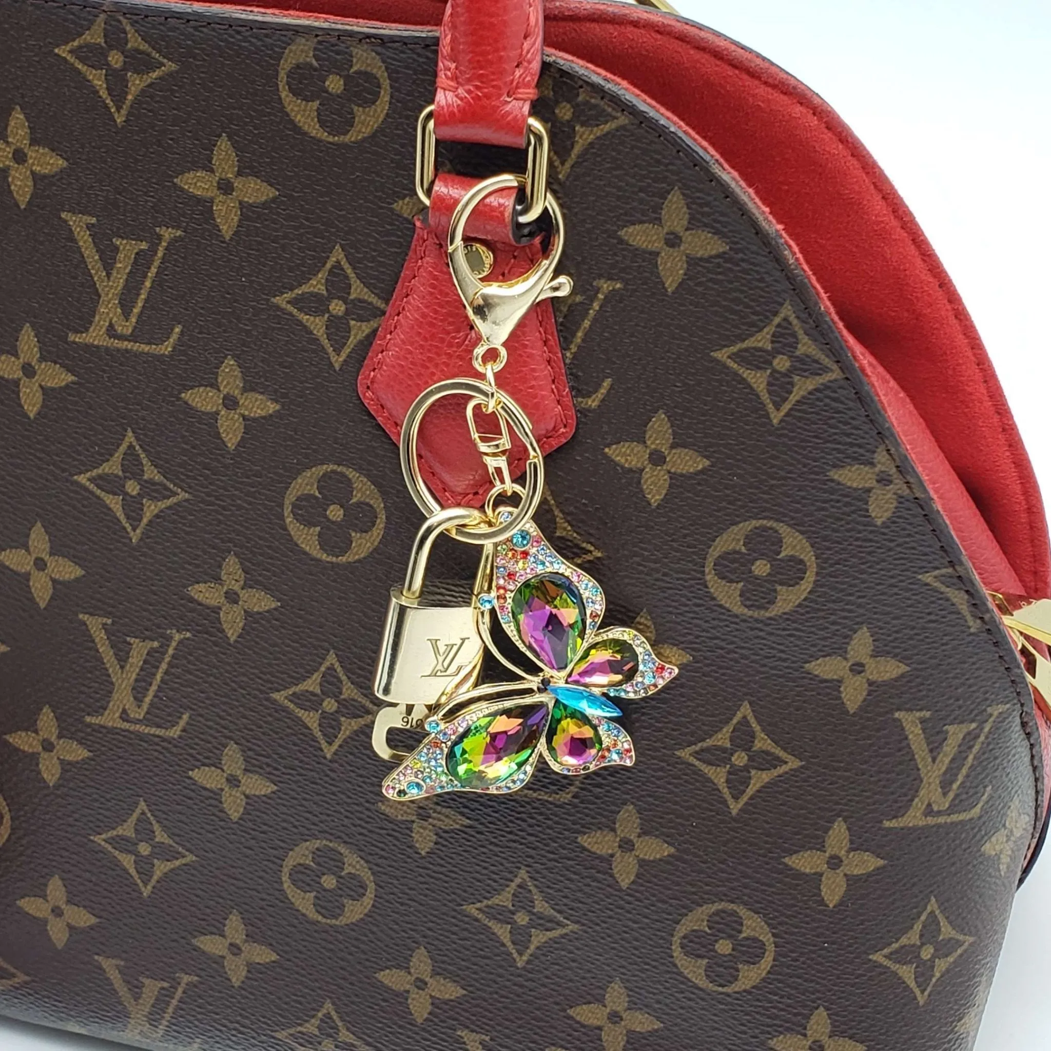 100%  Louis Vuitton Lock and Key with Unbranded Keychain, Keycharm, Bagcharm