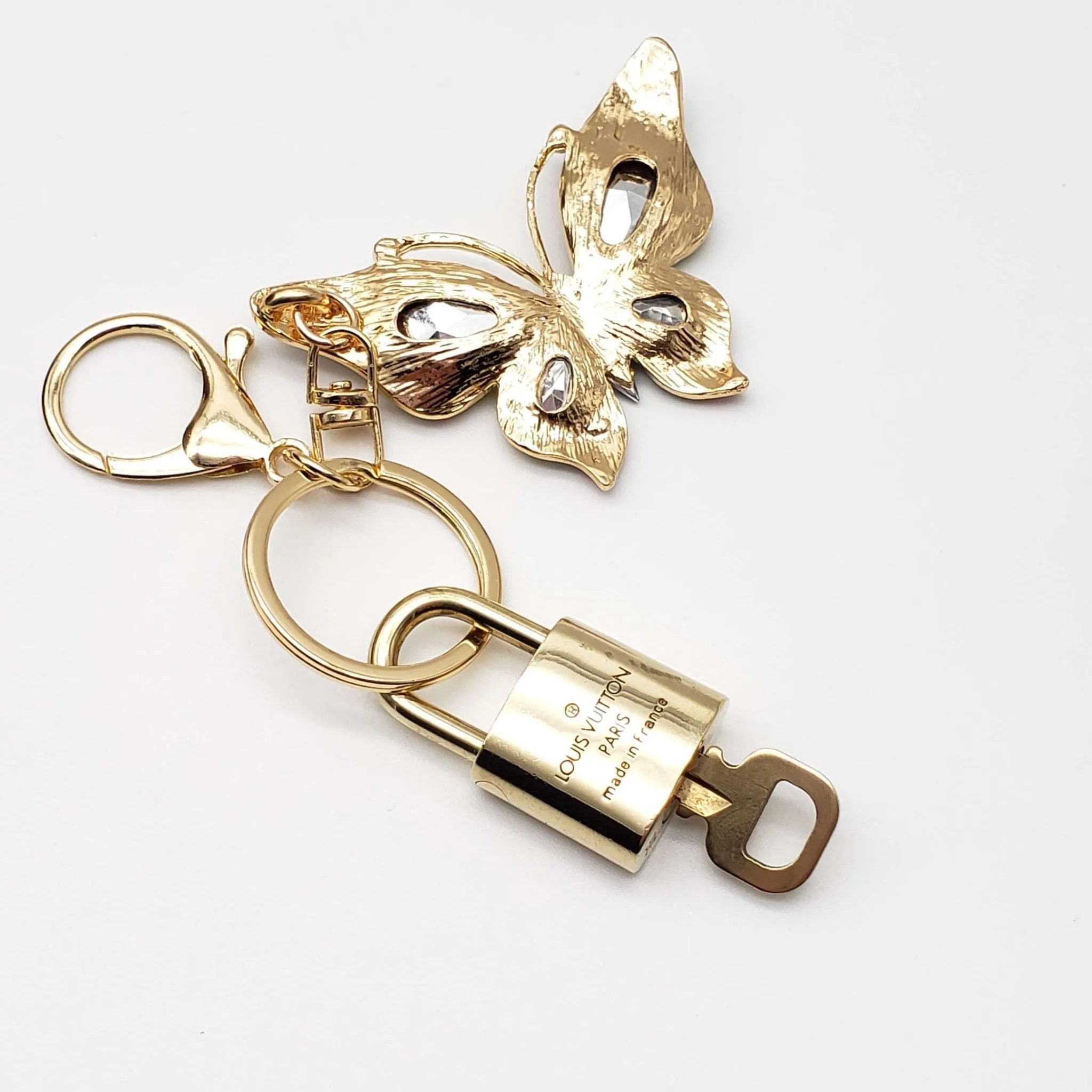 100%  Louis Vuitton Lock and Key with Unbranded Keychain, Keycharm, Bagcharm