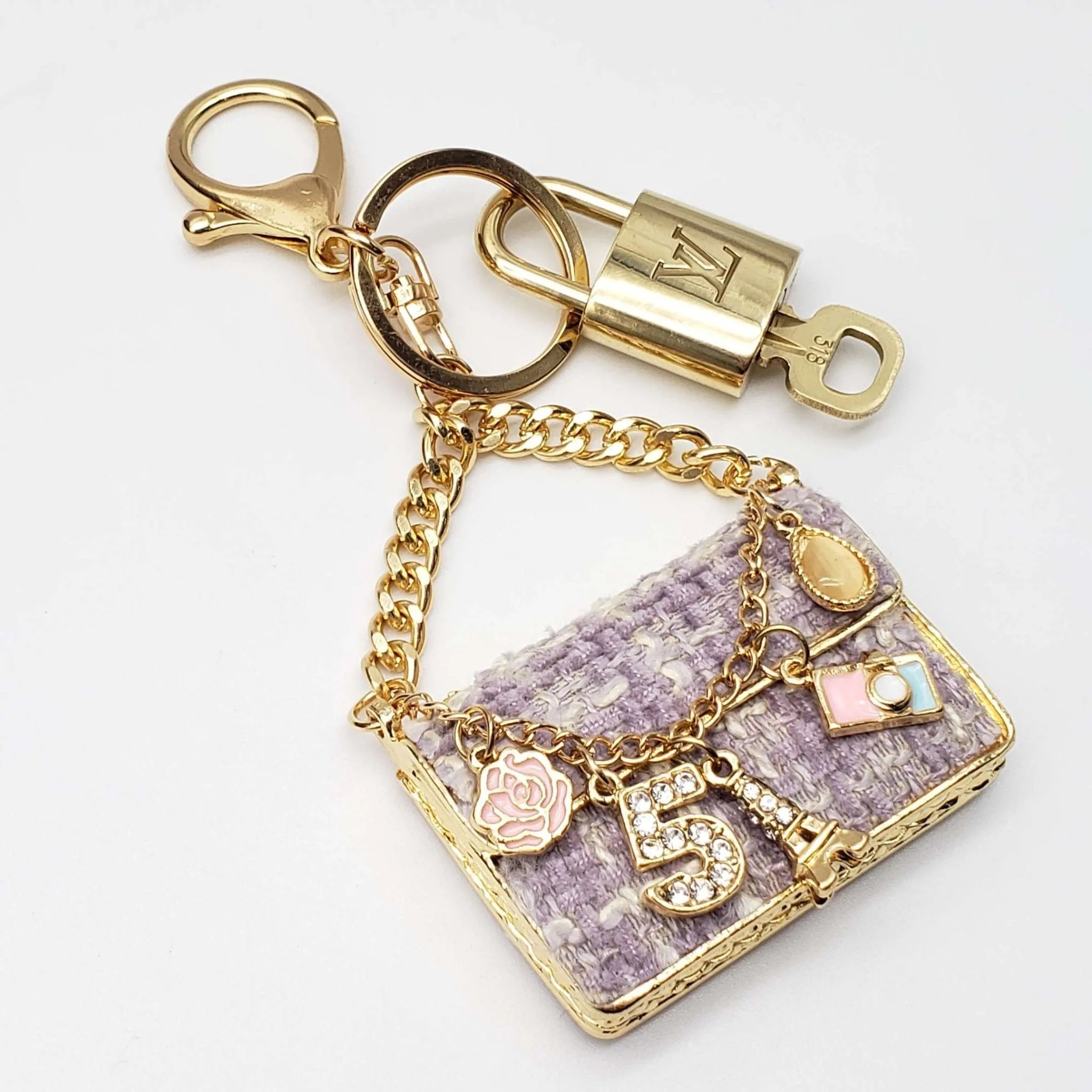 100%  Louis Vuitton Lock and Key with Unbranded Keychain, Keycharm, Bagcharm