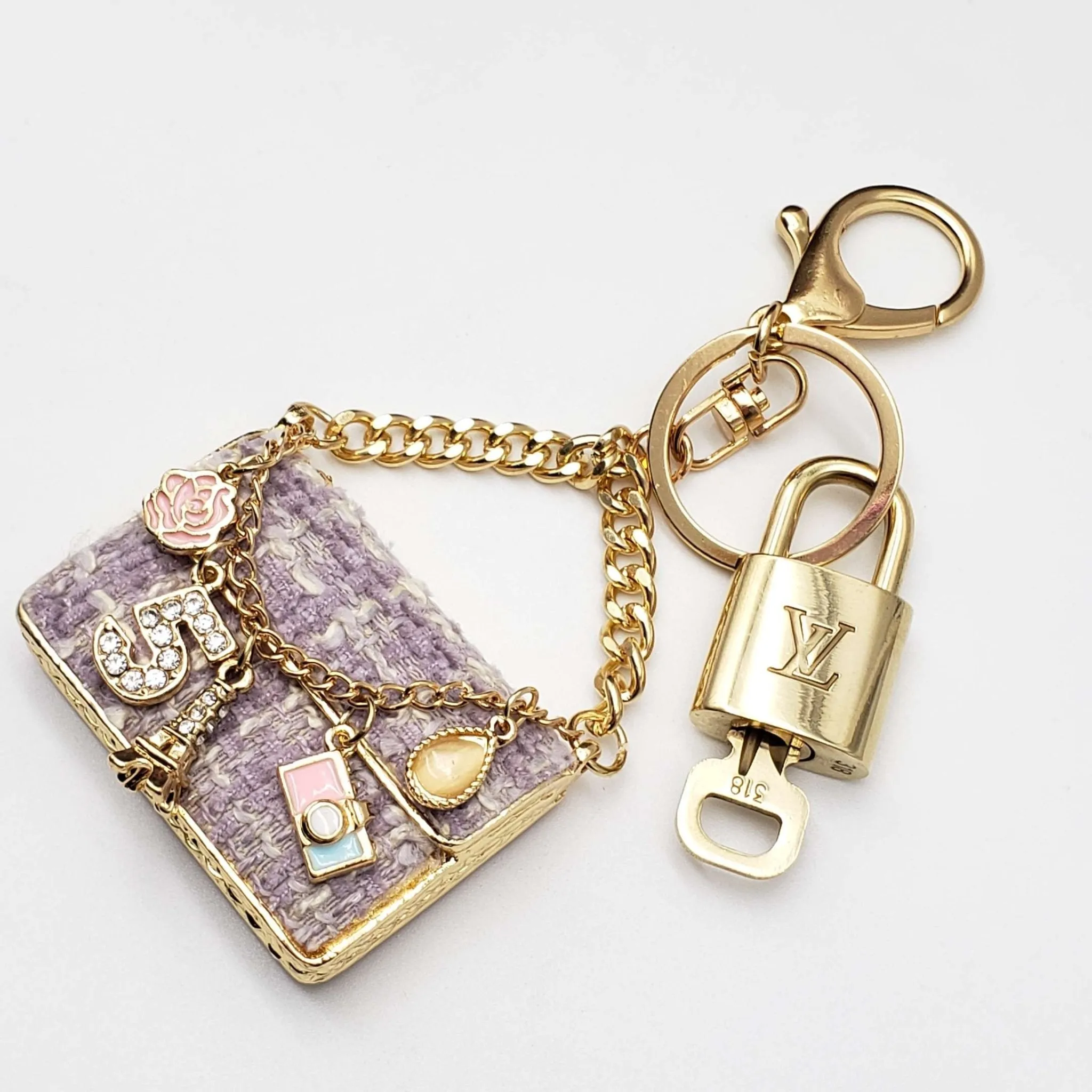 100%  Louis Vuitton Lock and Key with Unbranded Keychain, Keycharm, Bagcharm