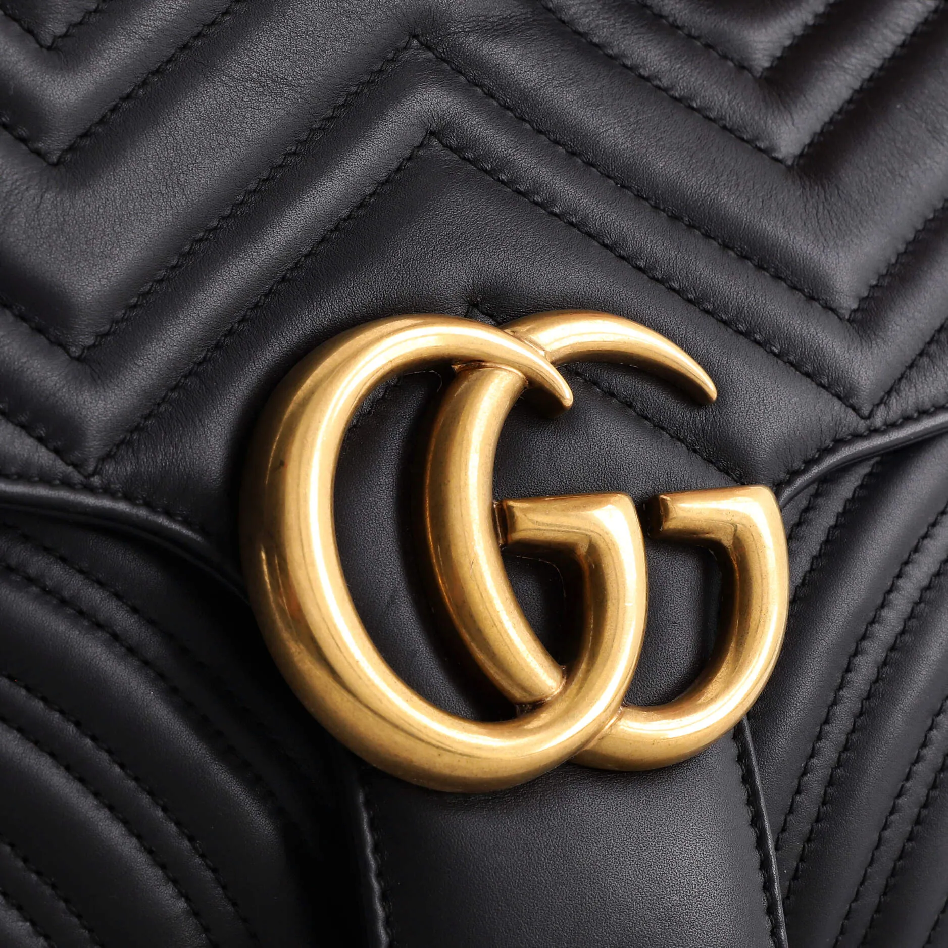Artsy Handbag Monogram Empreinte Leather MM