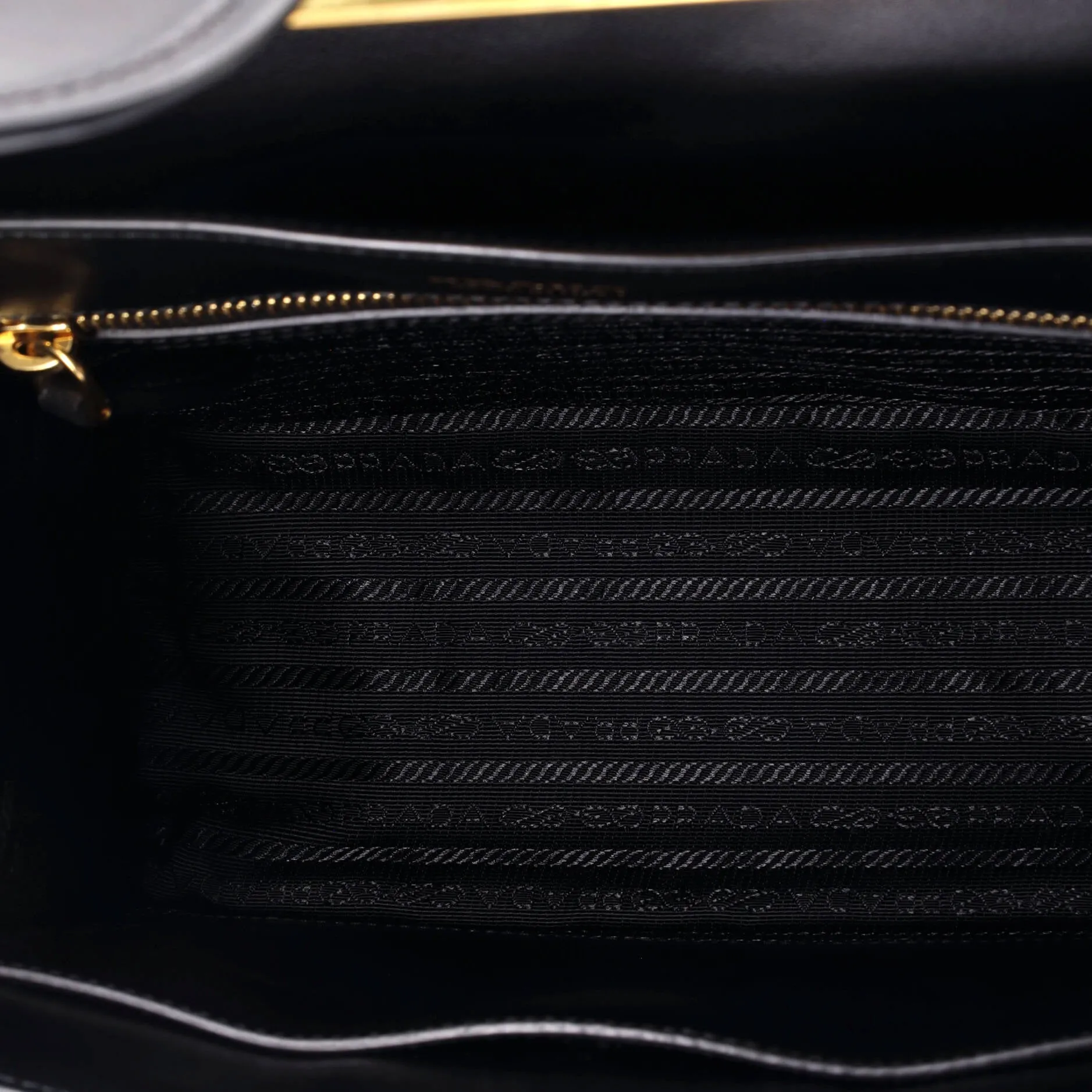Artsy Handbag Monogram Empreinte Leather MM