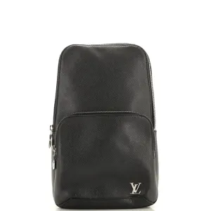 Avenue Sling Bag Taiga Leather