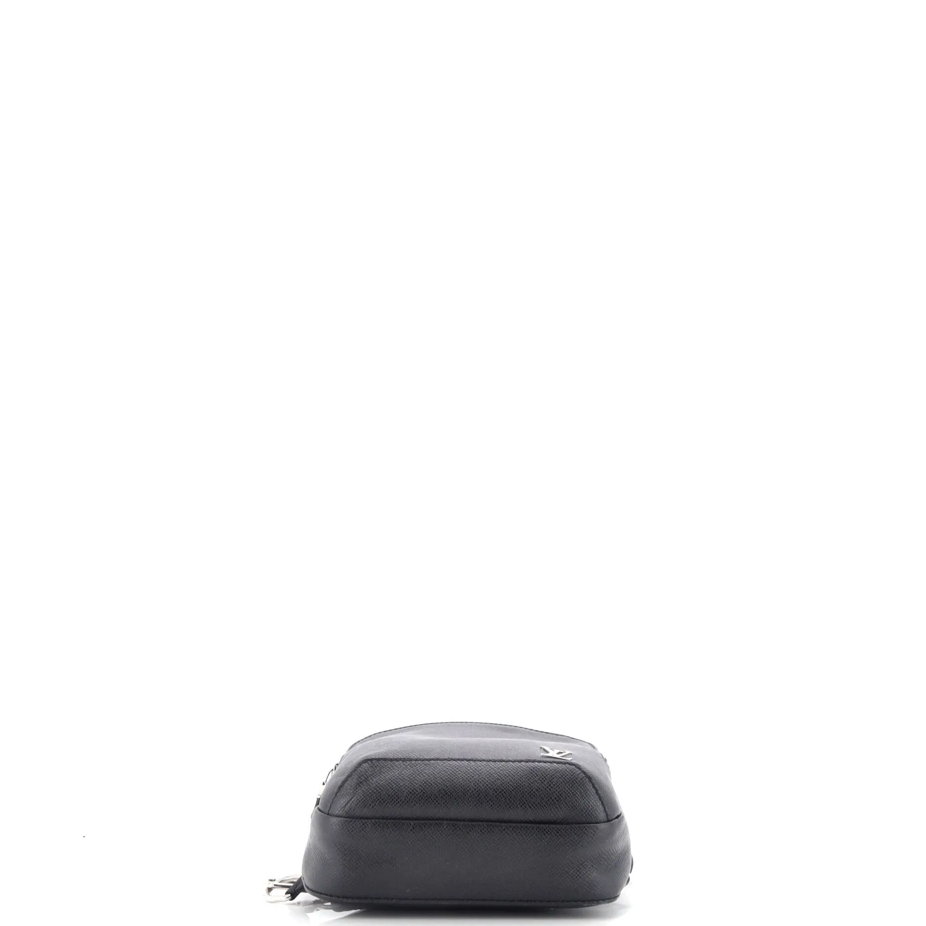 Avenue Sling Bag Taiga Leather