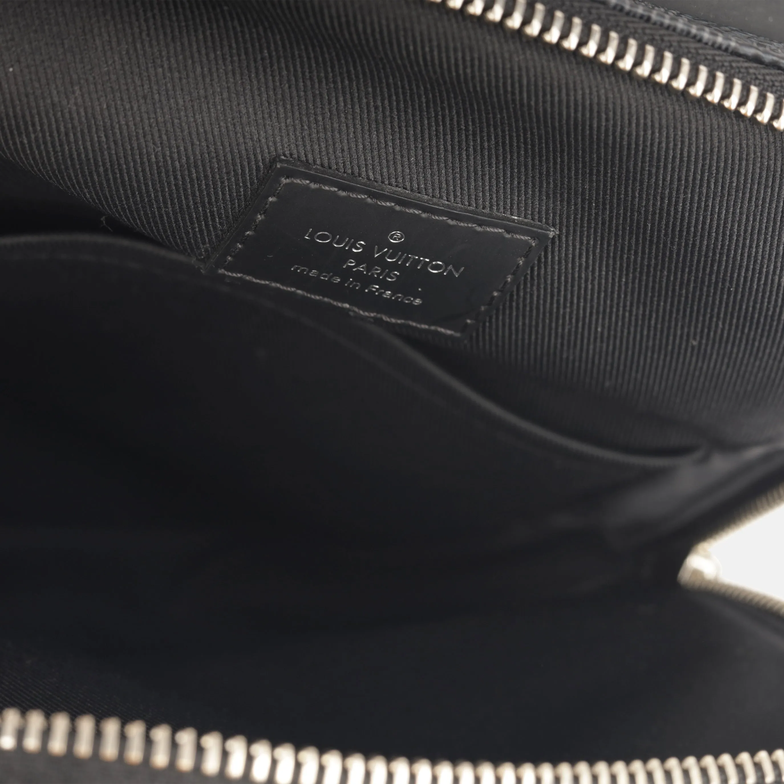Avenue Sling Bag