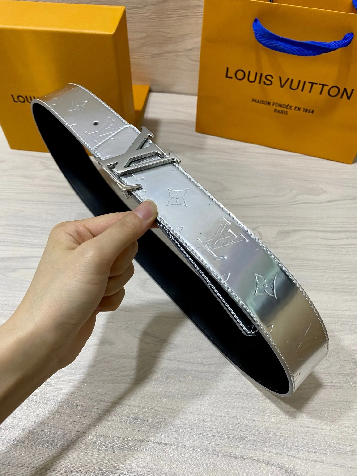 BL151  9 Wide:4cm