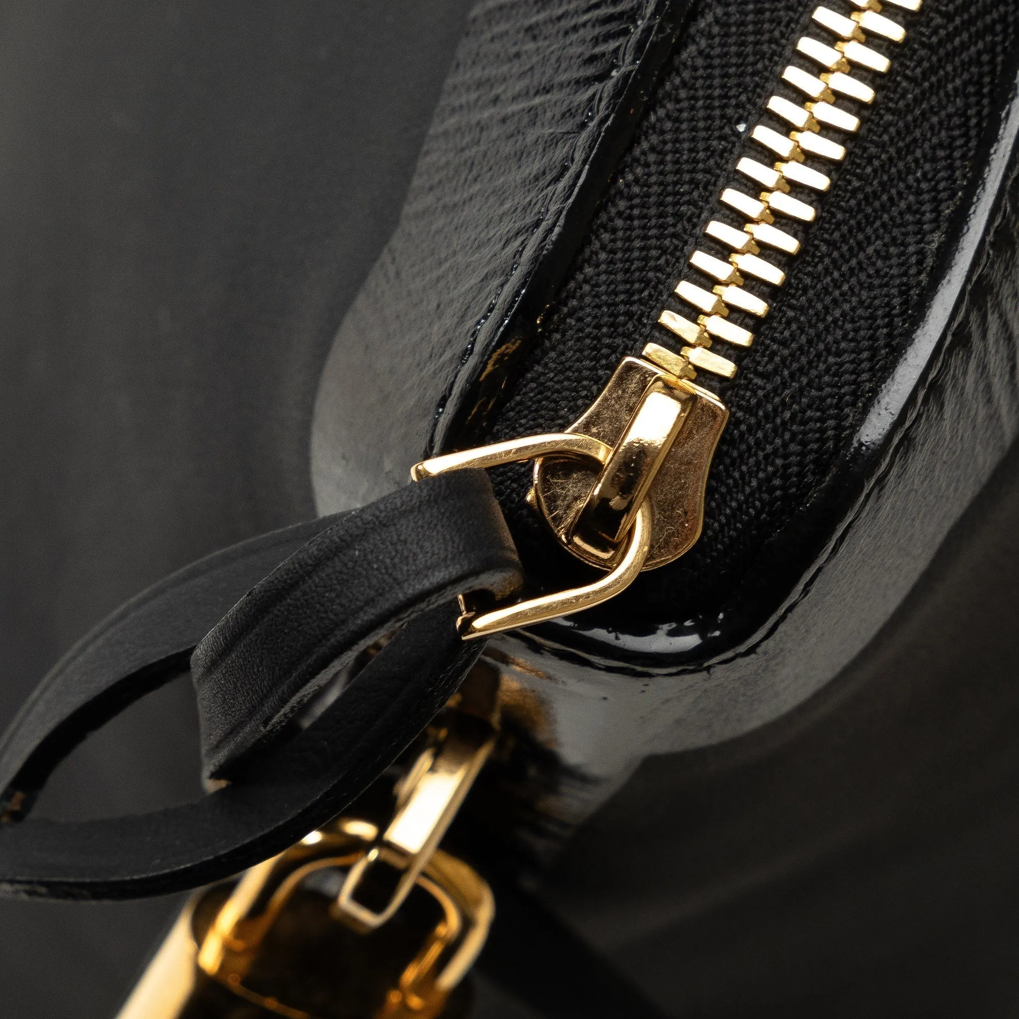 Black Louis Vuitton Cuir Obsession Lockit East-West HandBag