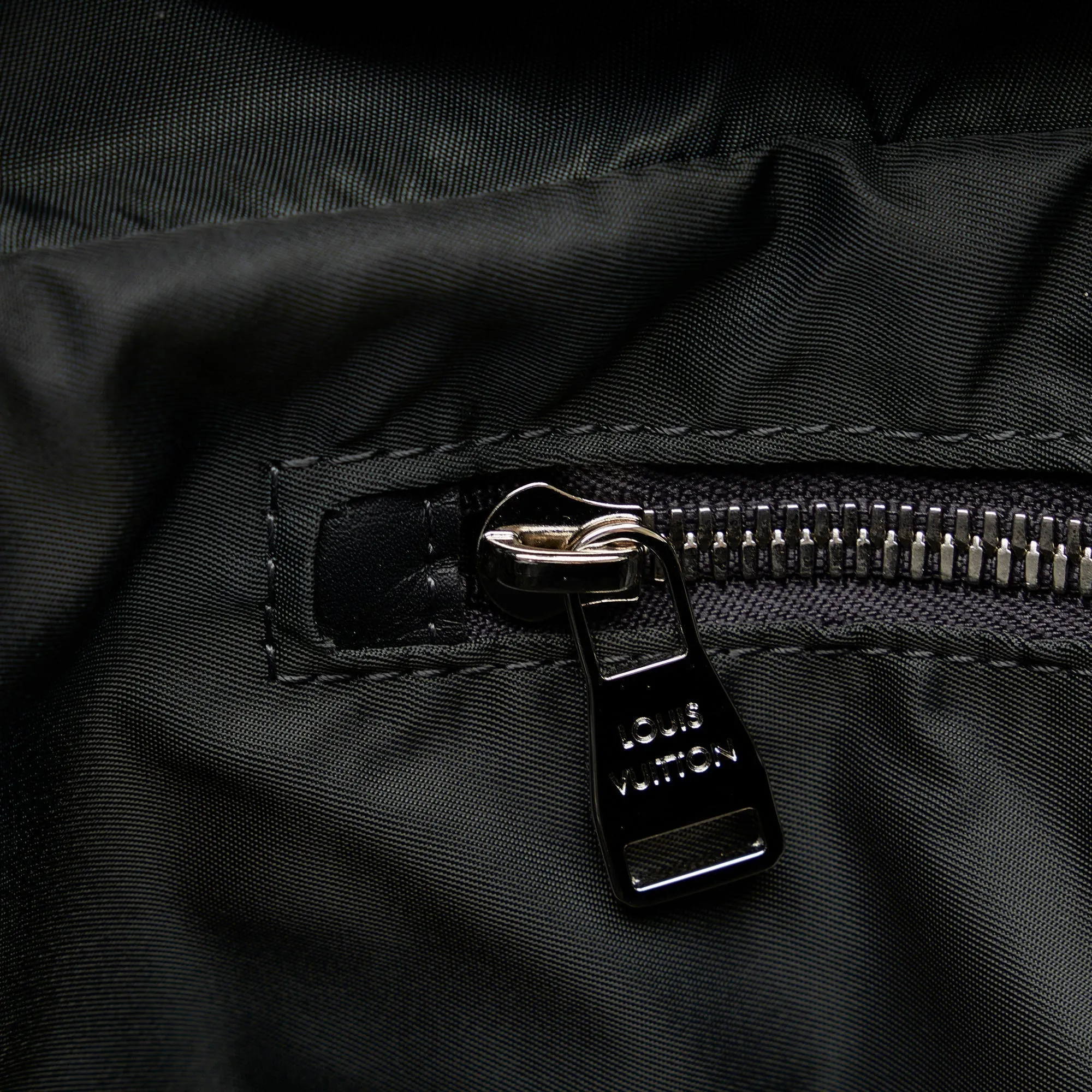 Black Louis Vuitton V-Line Pulse