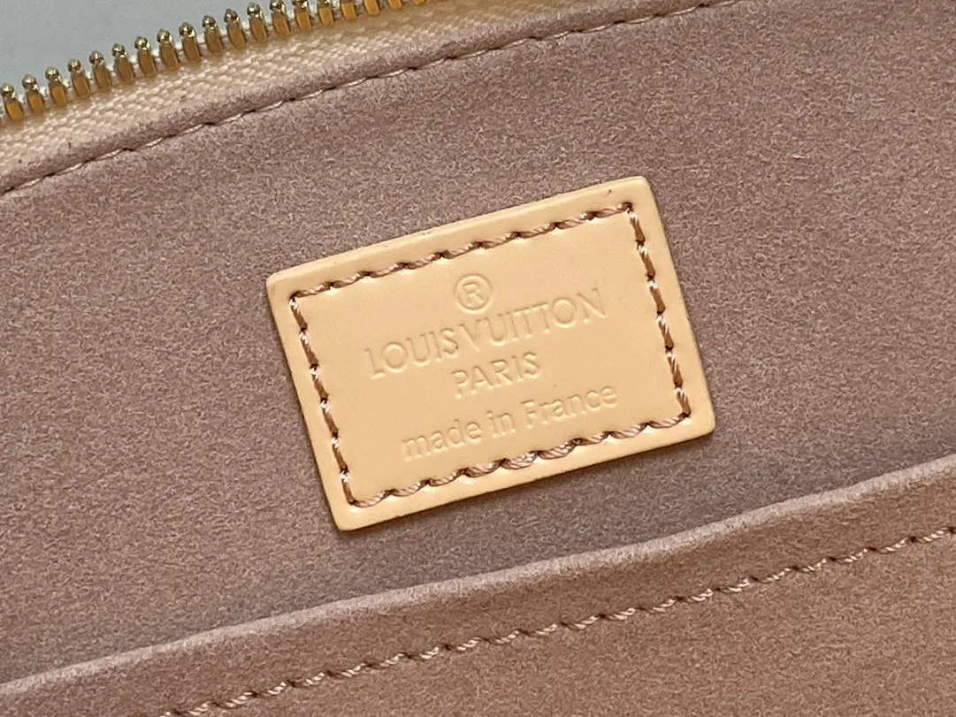 Louis Vuitton alma bb 23 beige epi calfskin